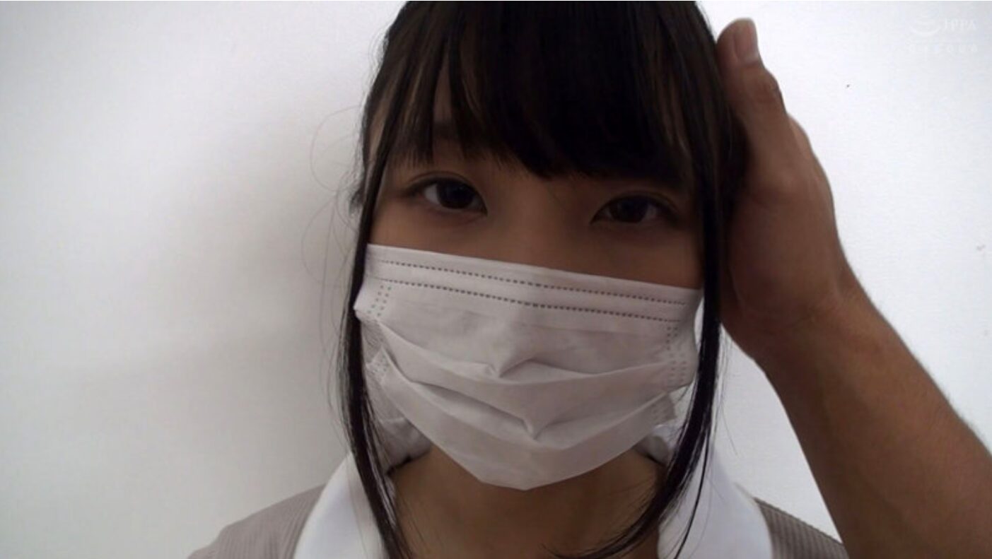 【私服ぶっかけ】ニットブラウス着用のお姉さんにフェラしてもらい顔射した精子がお洋服を汚す