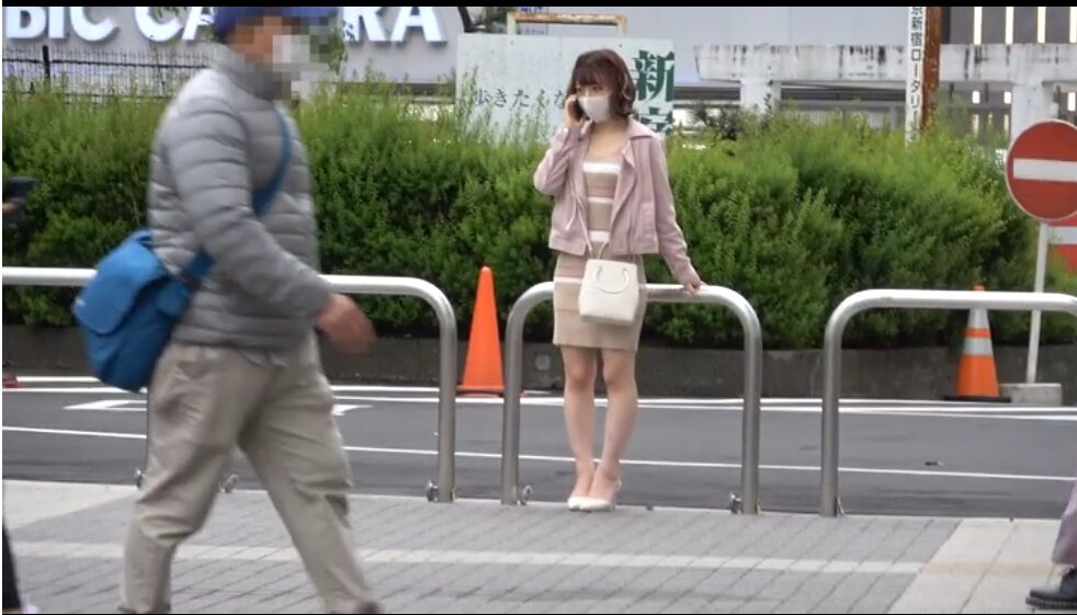 【私服切り裂き】ボーダー柄のニットワンピースをハサミでボロボロにしながら着衣SEX