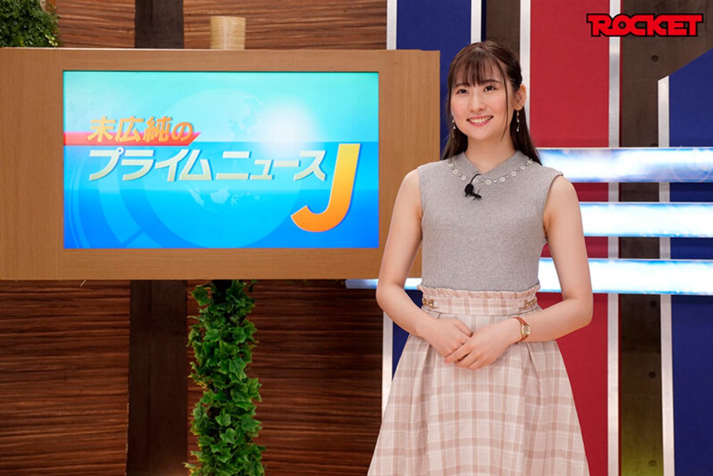 【私服フェラ】時間停止した女子アナのノースリーブニットにフェラしてもらいよだれで服を汚す