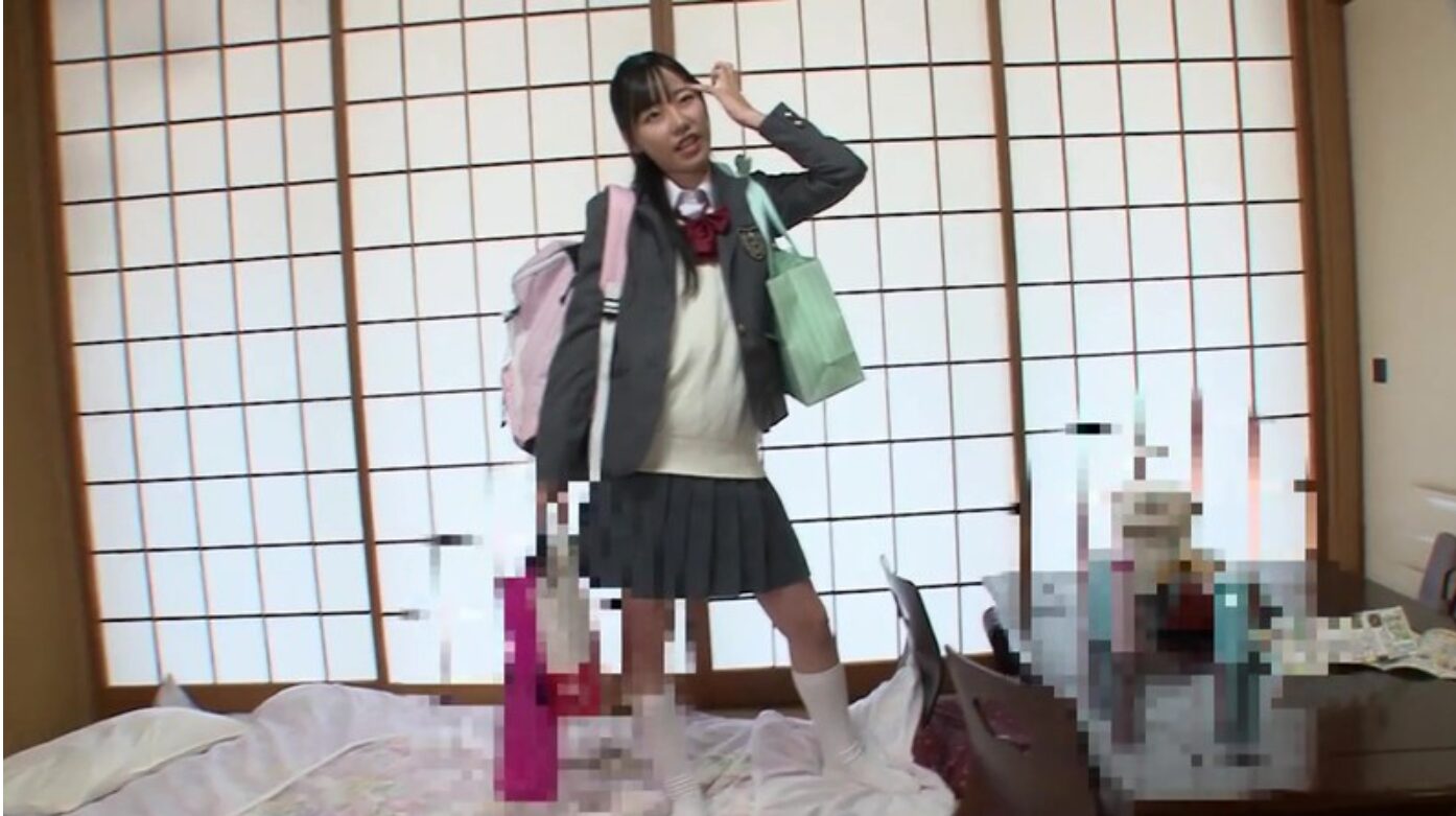 【制服切り裂き】女子〇生のブレザー制服と白いニットをハサミと手でビリビリと引き裂きながら着衣SEX