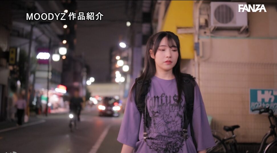 【私服イラマチオ】【私服SEX】くまのぬいぐるみ柄の地雷系Tシャツをよだれで汚しながら着衣SEX