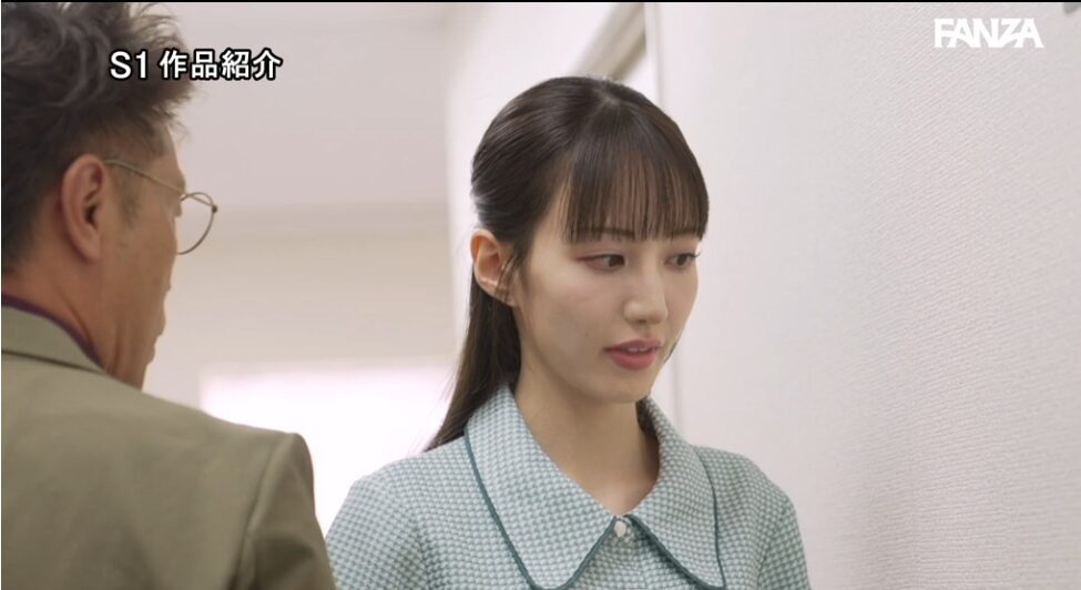 【私服ぶっかけ】アイドルと着衣SEX後、緑色の千鳥格子柄ワンピースに精子をぶっかけ