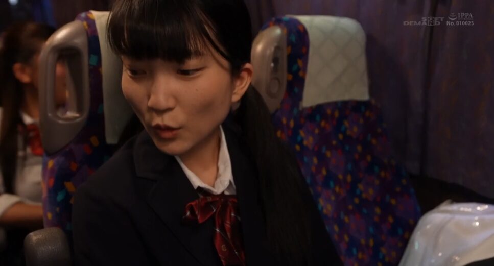 【制服ぶっかけ】頭と顔に連続で精子をぶっかけられ紺色のブレザー制服もドロドロに汚れる