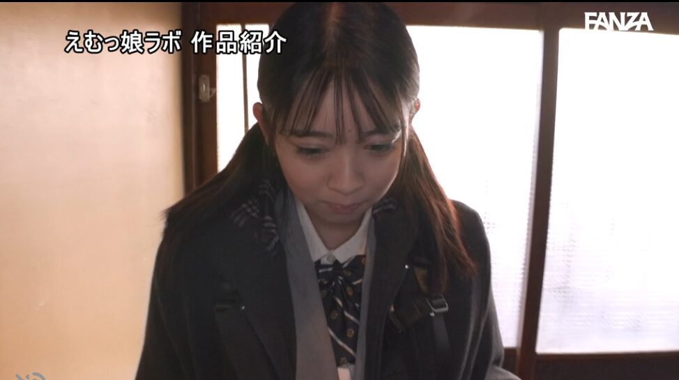 【制服ぶっかけ】トイレの個室でフェラしてもらいセーラー服のリボンとスカートをどろどろに汚す