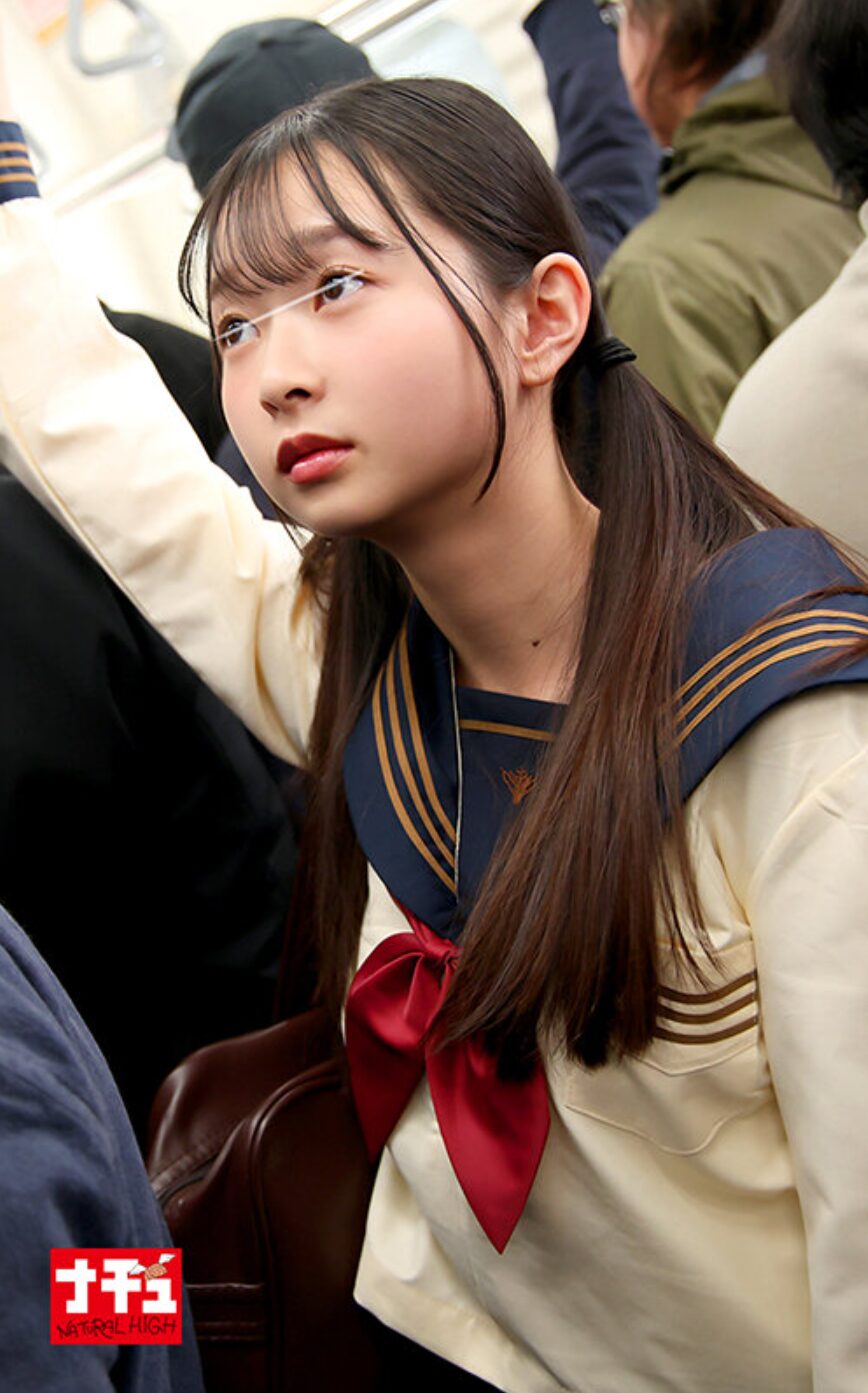 (おすすめ)【制服ぶっかけ】大量顔射でセーラー服をドロドロに汚したあと着衣SEX、行為後はスカートでち〇この汚れを拭き取り