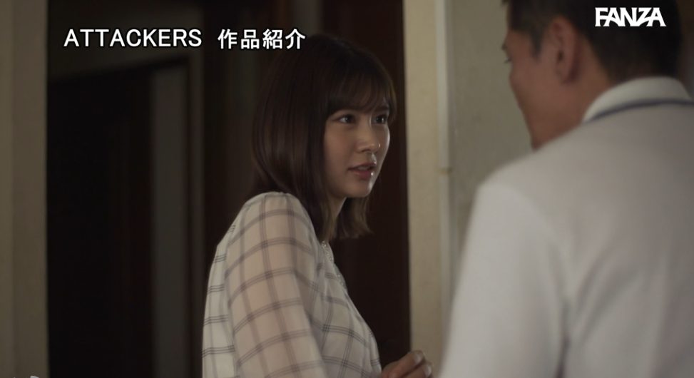 【私服ぶっかけ】着衣SEX後に白いチェックのブラウスに精子をべっとりぶっかけ