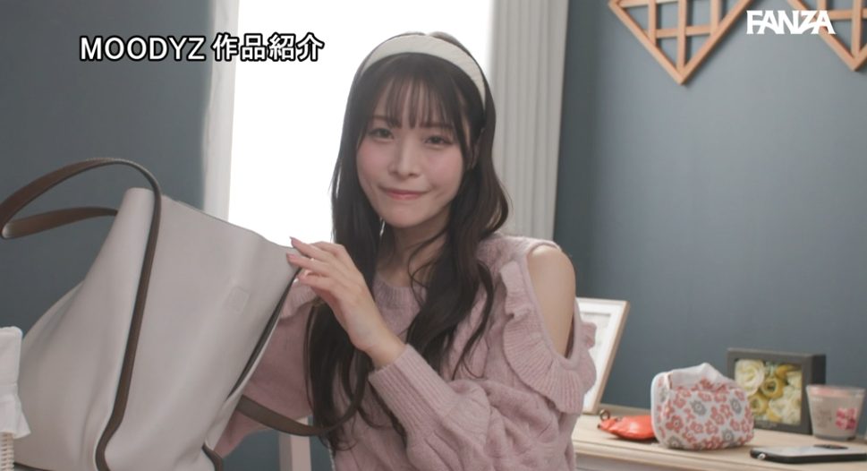 【私服足コキ】ピンクの肩だしニットワンピ着用女性の足コキで勢いよく射精