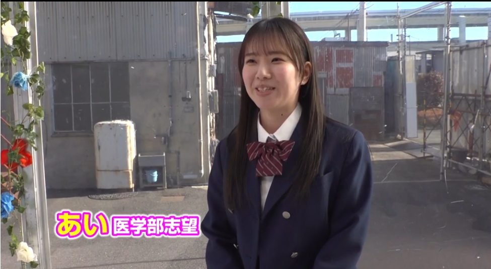 【制服ぶっかけ】口に精子を含んだままじゅぽじゅぽフェラで制服のブレザーとスカートをドロドロに汚しながら着衣SEX