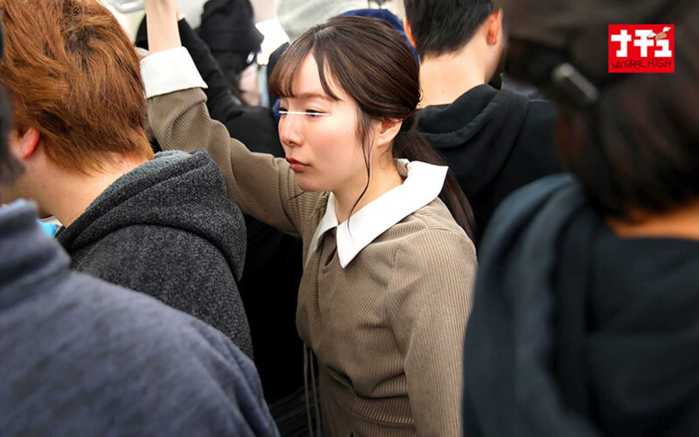 【私服潮吹き】着衣のままバイブを突っ込まれて潮でコーデュロイのマキシワンピースを濡らす
