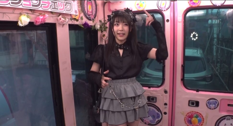 (おすすめ)【私服潮吹き】【私服SEX】黒い地雷ブラウス女子の髪の毛を掴んでイラマ後に潮吹き着衣SEX