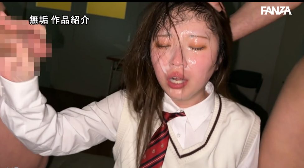 【制服イラマチオ】制服ブラウスと白いセーターを激しいイラマと顔射で汚す